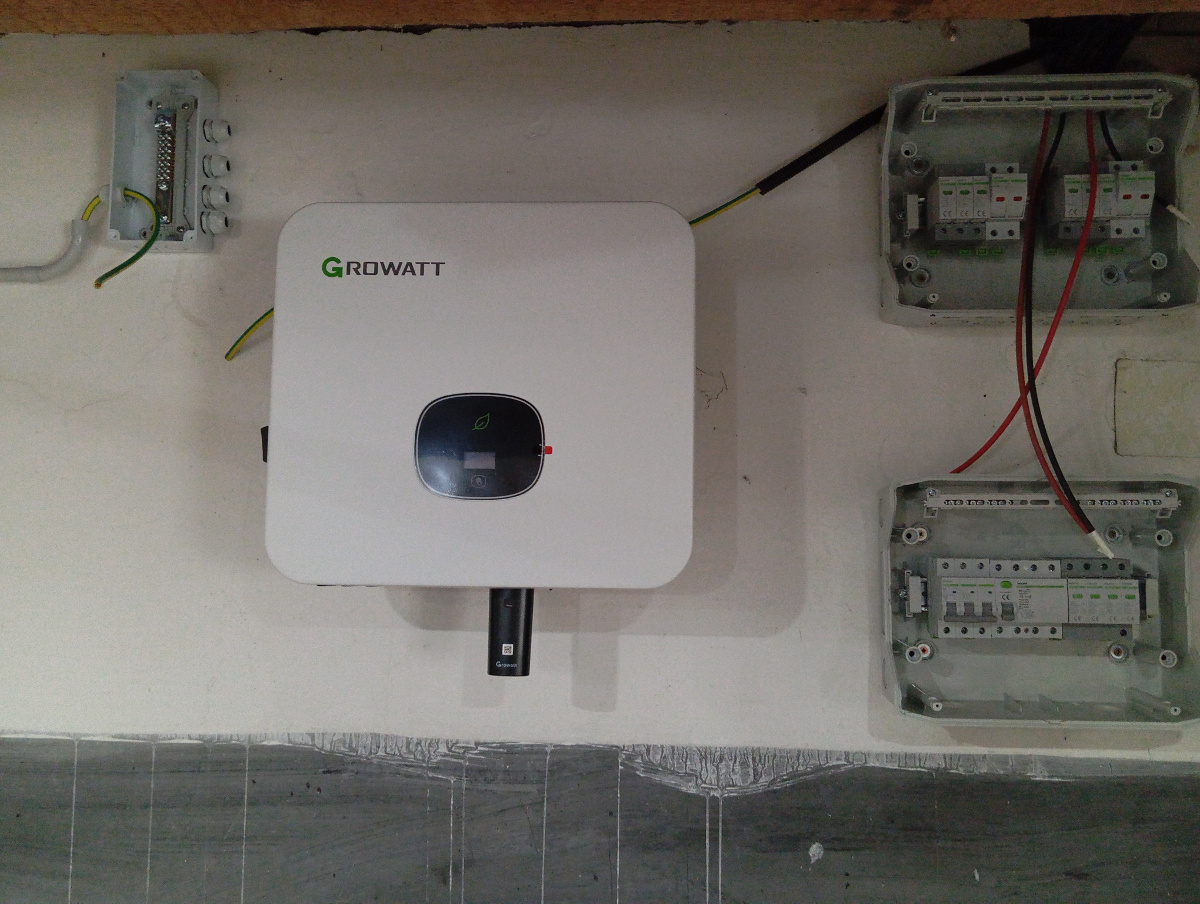 Trofazni On-Grid solarni sistem od 13,5kW Trofazni On-Grid solarni sistem od 13,5kW