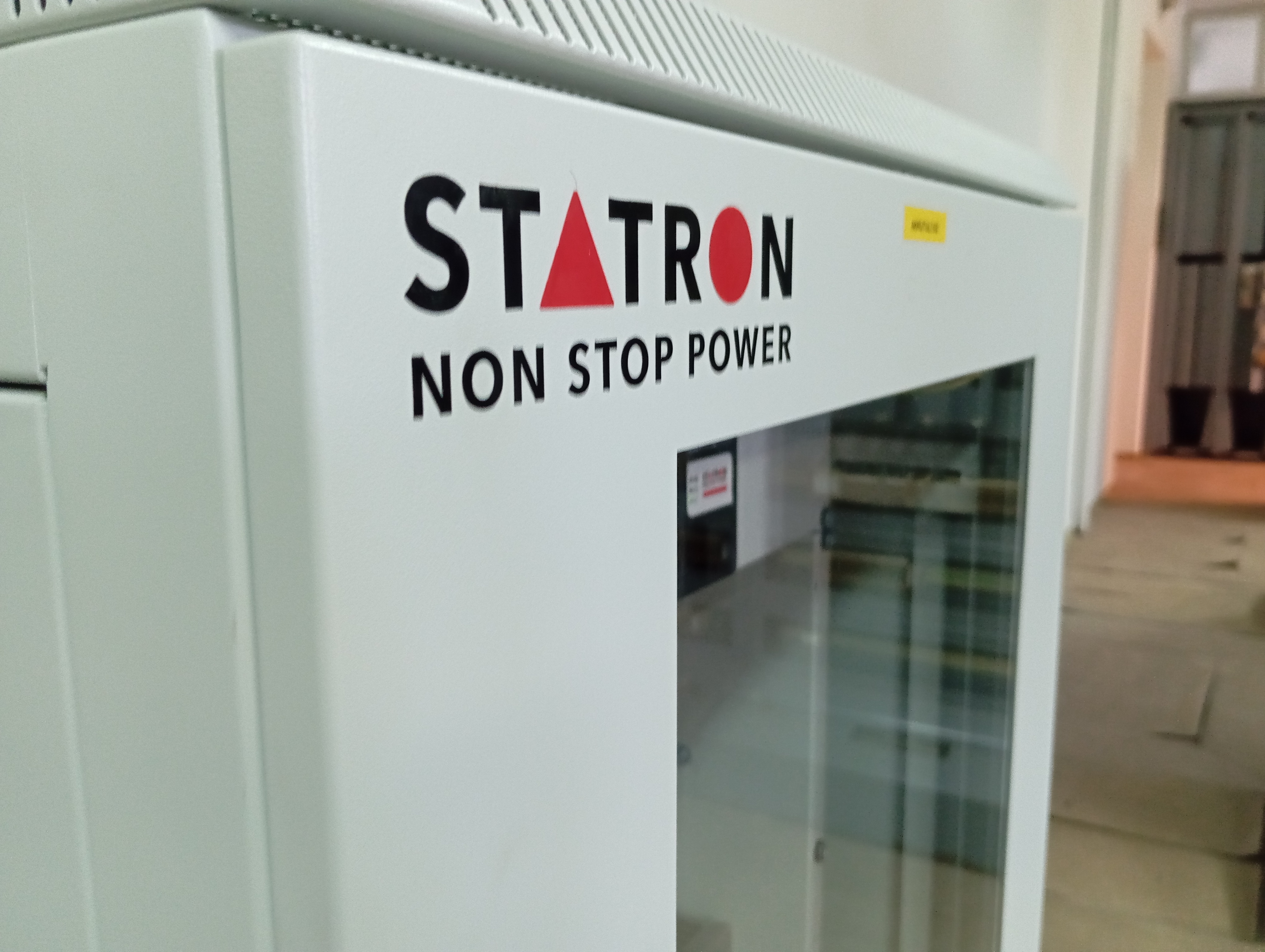 Ugradnja i puštanje u rad STATRON industrijskih punjača akumulatora
